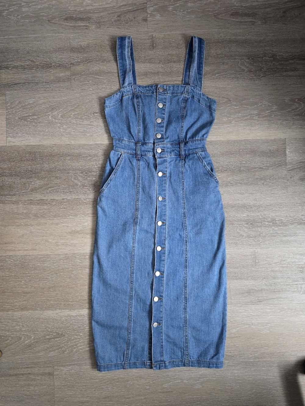 Forever 21 Blue Button-Front Denim Midi Dress With pockets